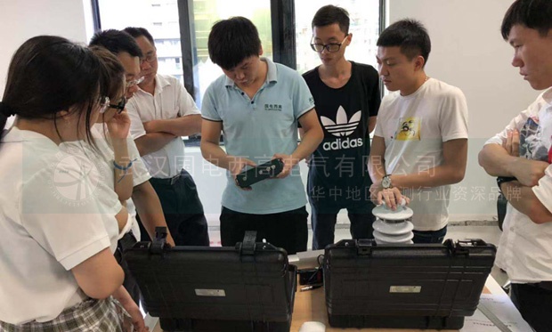 CA888亚洲城集团前往海南电科院调试探伤仪